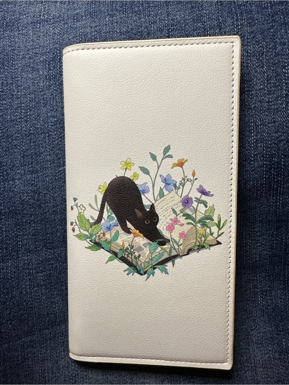 Black cat checkbook cover